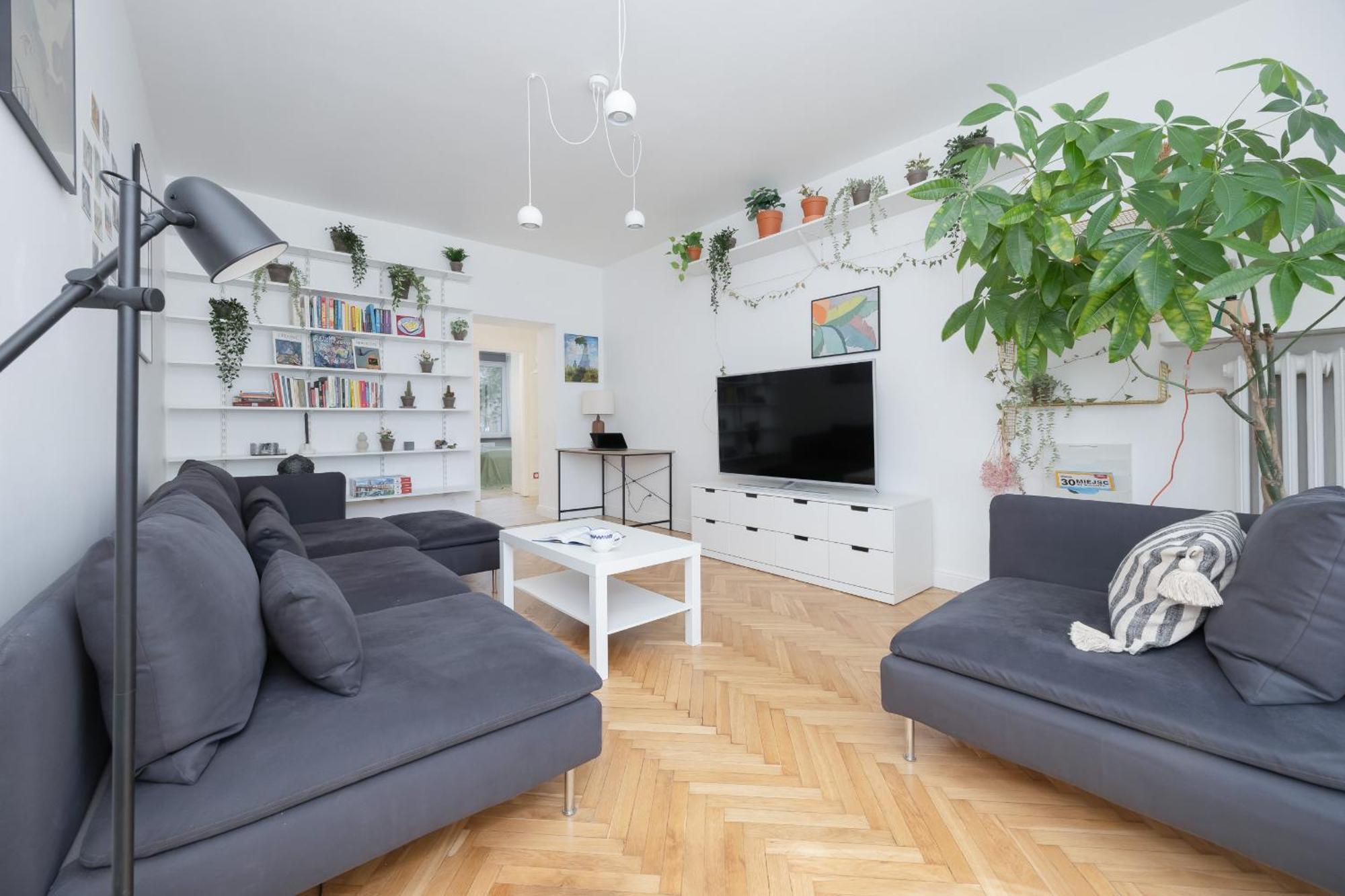 Bright In Saska Kepa Near Pge Narodowy By Renters Warschau